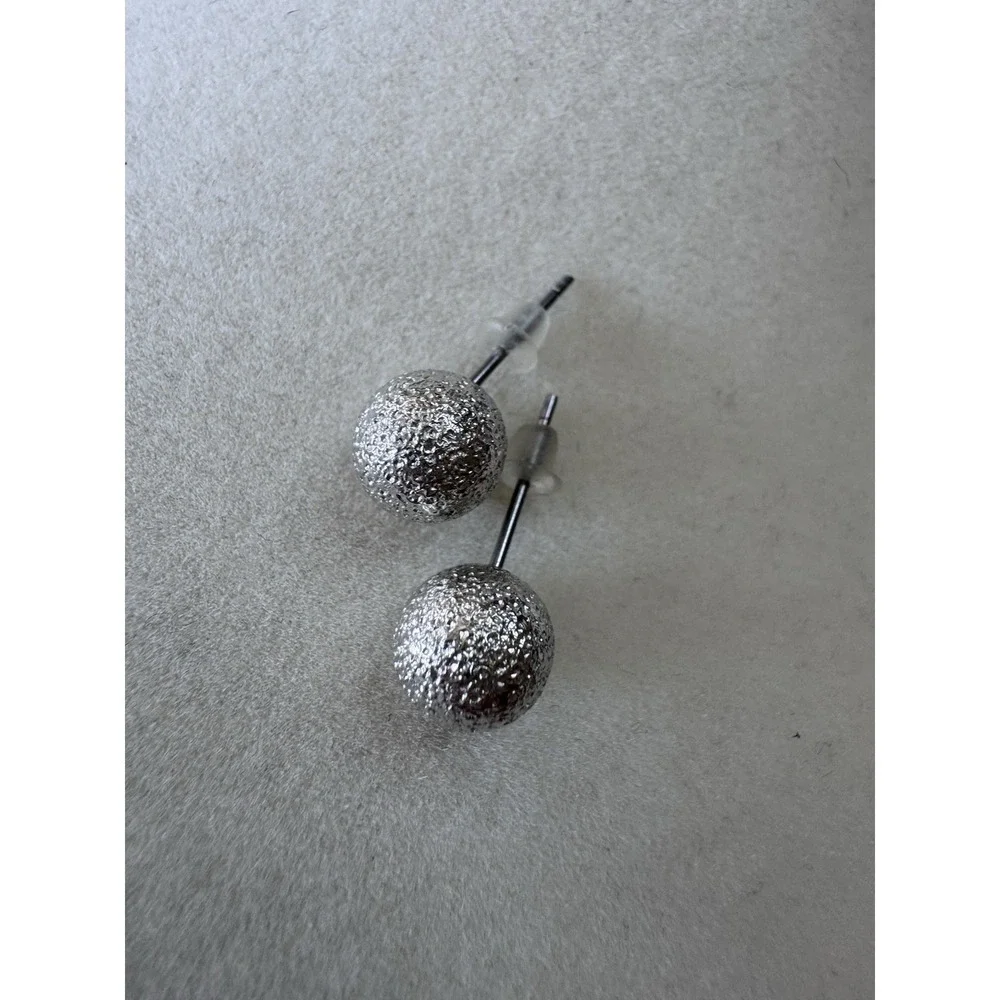 New Sterling Silver Sparkling Silver Ball Studs Earrings NWOT